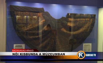 NŐI KISBUNDA A MÚZEUMBAN