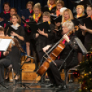 Az első adventi gyertya meggyújtása