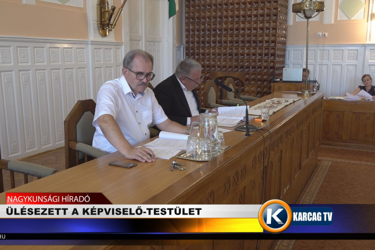 ÜLÉSEZETT A KÉPVISELŐ-TESTÜLET