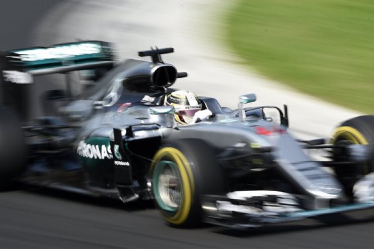 Malajziai Nagydíj - Hamilton a pole-ban, Vettel utolsóként rajtol