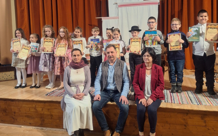 „MONDJUNK NEKI PÁRJÁT” – KIVÁLÓ REFIS EREDMÉNYEK A NÉPMESE-MONDÓ VERSENYRŐL!