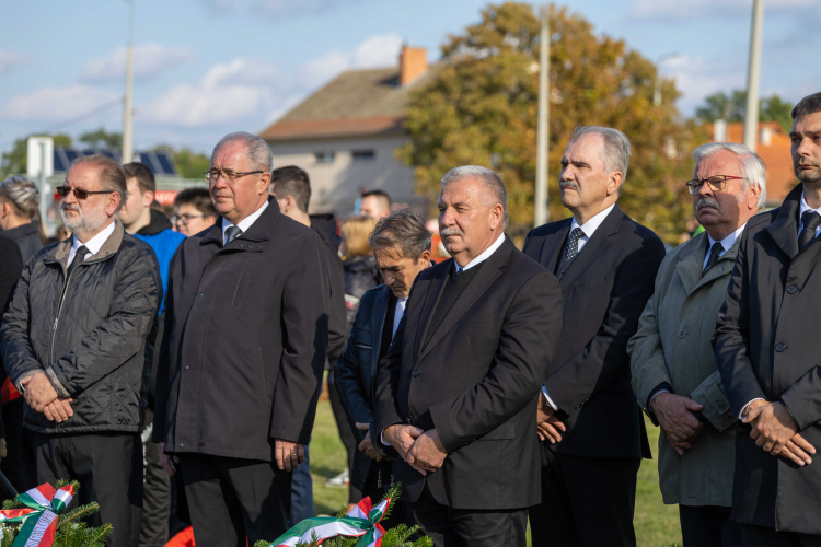 Emlékezés az aradi vértanúkra