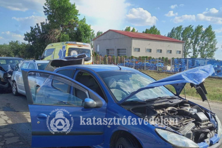 Négyes baleset történt Szolnoknál