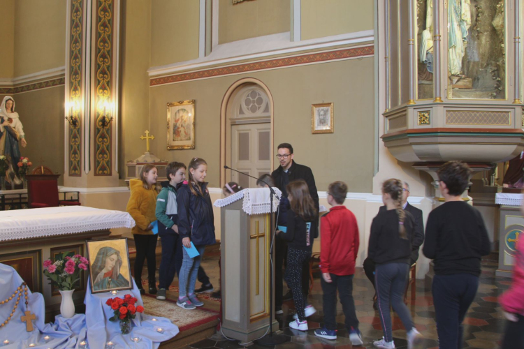 A Györffy István Katolikus Általános Iskola diákjai közösen imádkoztak