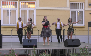 HUNGÁRIA-LÁZ KARCAGON