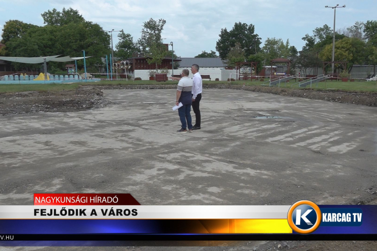 FEJLŐDIK A VÁROS 