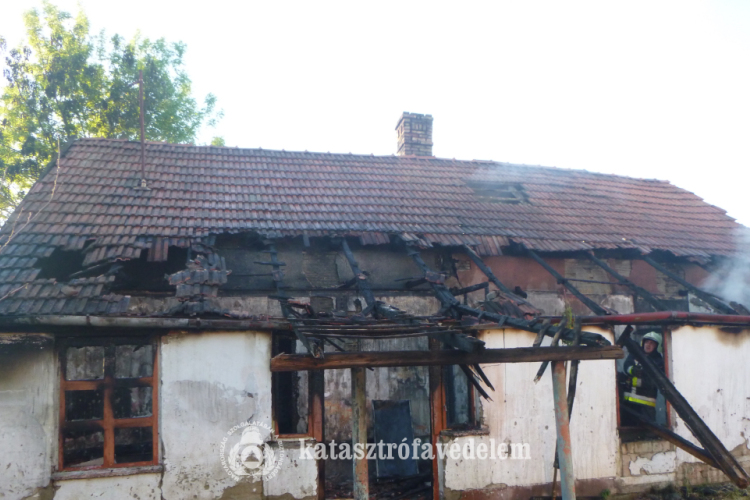  Lakatlan ház égett Jászalsószentgyörgyön