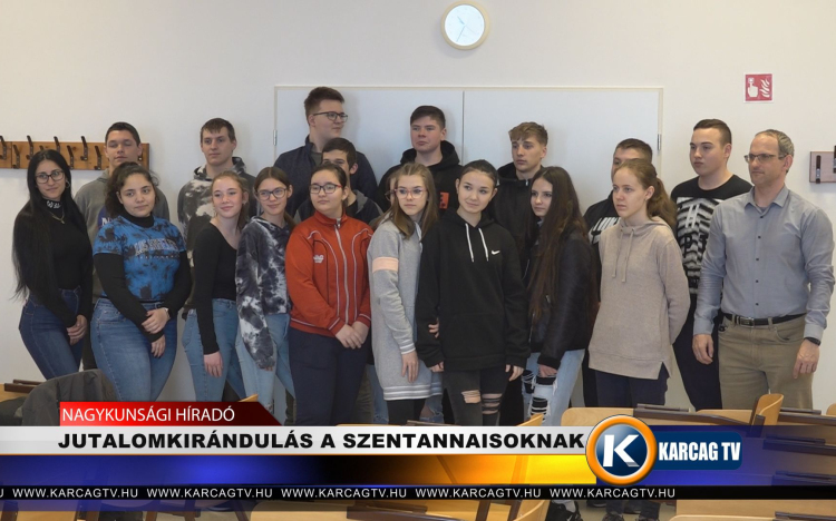 JUTALOMKIRÁNDULÁS A SZENTANNAISOKNAK    