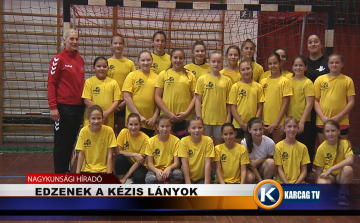EDZENEK A KÉZIS LÁNYOK