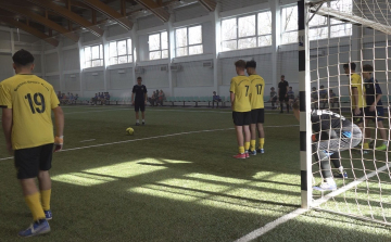 ÚJRA LESZ FOCITÁBOR