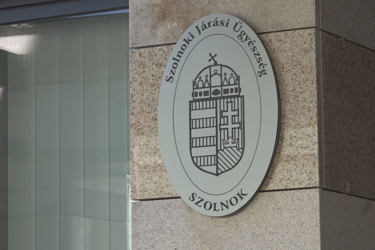 LETARTÓZTATÁSBA KERÜLT A 70 ÉVES HÖLGYET KIRABLÓ FÉRFI