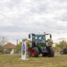 Traktoros ügyességi verseny