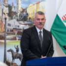 A Magyar Nemzeti Bank kortárs műgyűjteményéből érkeztek képek Karcagra