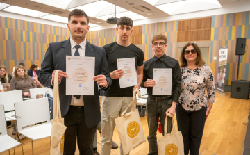 ÚJABB NÉMETES SIKEREK A KARCAGI NAGYKUN REFORMÁTUS GIMNÁZUMBAN