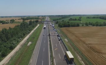 Elkészült az M4 gyorsforgalmi út teljes Pest megyei szakasza