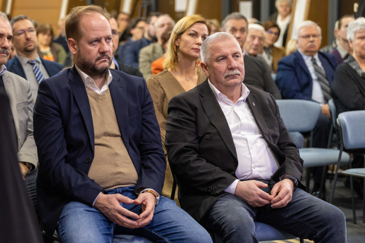 Tengerre Magyar! című kiállítás megnyitója