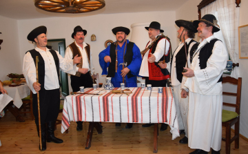 A műsorban bemutatják a várost is