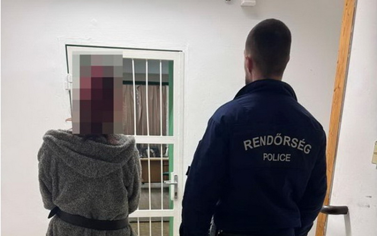 KUNMADARASI DÍLEREK LAKAT ALATT