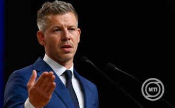 Magyar Péter: zajlik az ország elhagyásának előkészítése és a lopott vagyonok kimenekítése