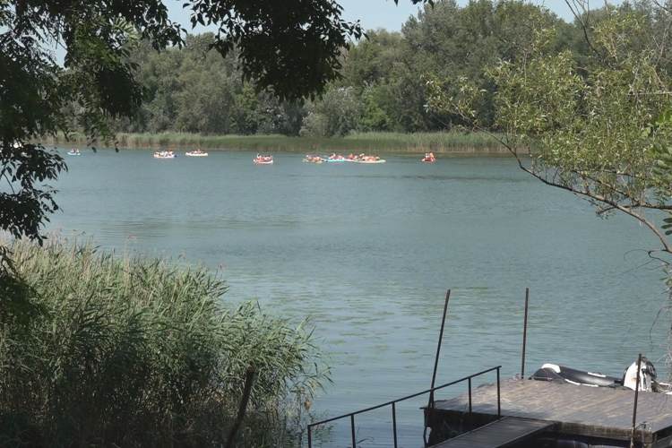 NYÁRI VÍZSZINT A TISZA-TÓBAN