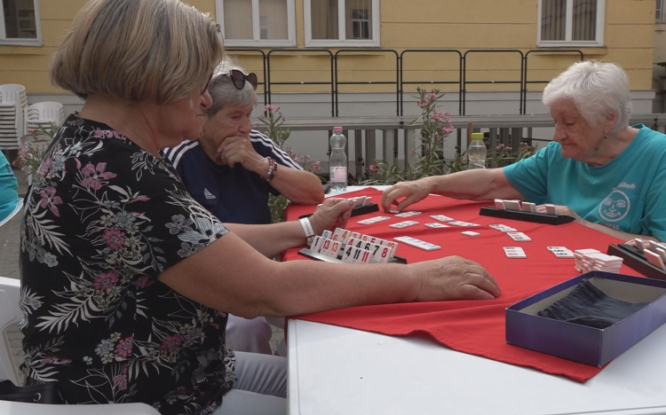 JÁTÉK TÖLTÖTTE MEG A NYÁRESTÉT