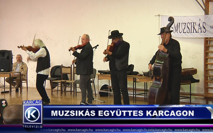 MUZSIKÁS EGYÜTTES KARCAGON