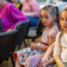 Mesekocsma a könyvtárban