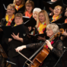 Az első adventi gyertya meggyújtása