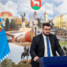 A Magyar Nemzeti Bank kortárs műgyűjteményéből érkeztek képek Karcagra