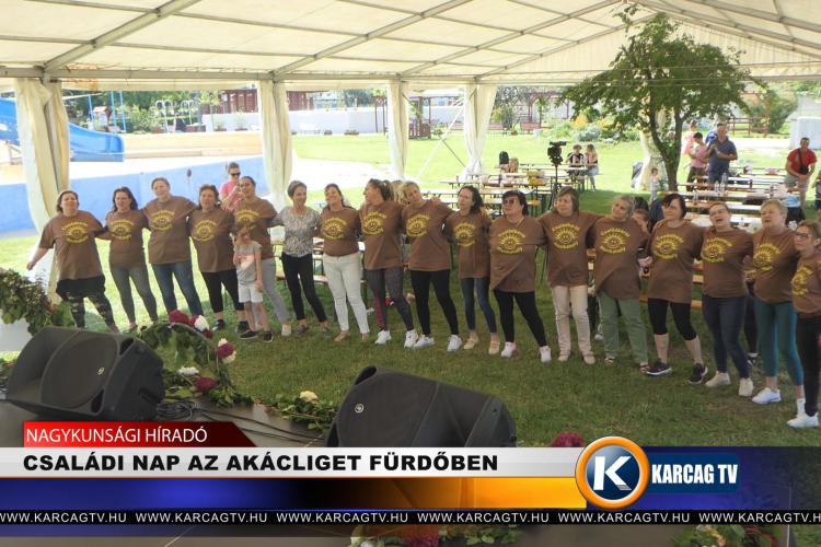 CSALÁDI NAP AZ AKÁCLIGET FÜRDŐBEN