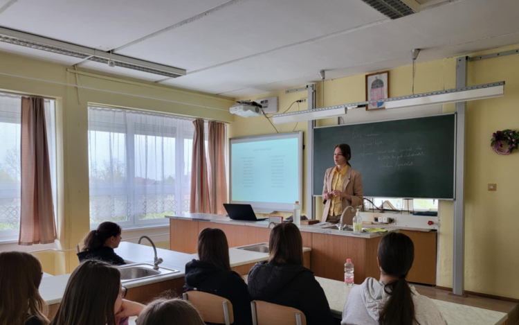 Rendhagyó irodalomóra a Györffyben!
