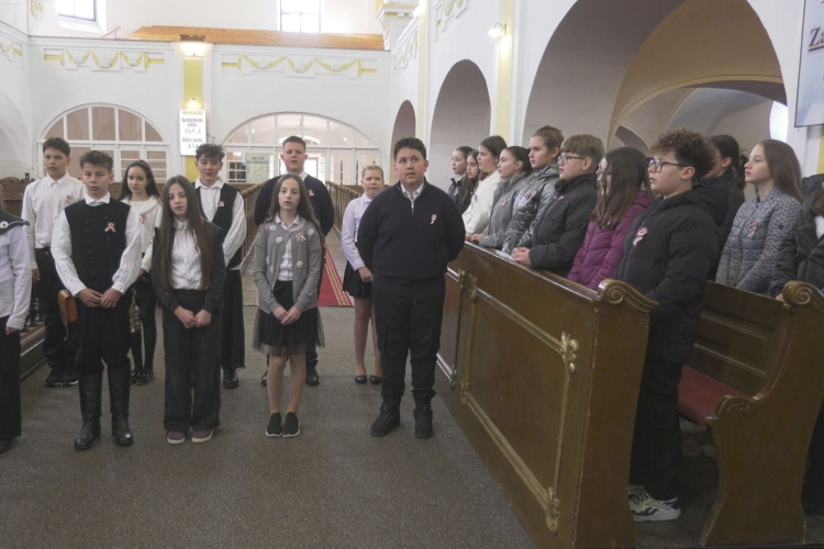 „A KÖLTŐ VISSZATÉR…”