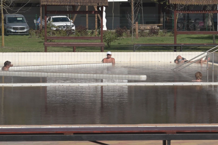 HAMAROSAN INDUL A NYÁRI SZEZON BEREKFÜRDŐBEN