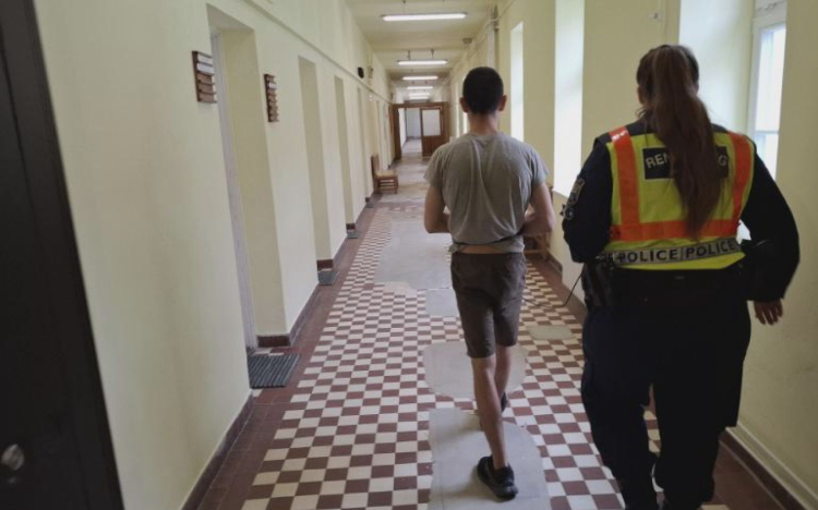 ELKAPÁT A JÁSZAPÁTI SOROZATBETÖRŐT