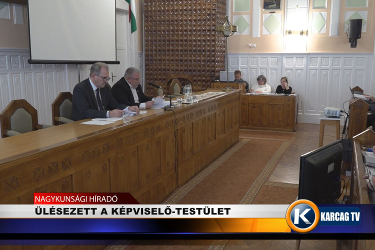 ÜLÉSEZETT A KÉPVISELŐ-TESTÜLET