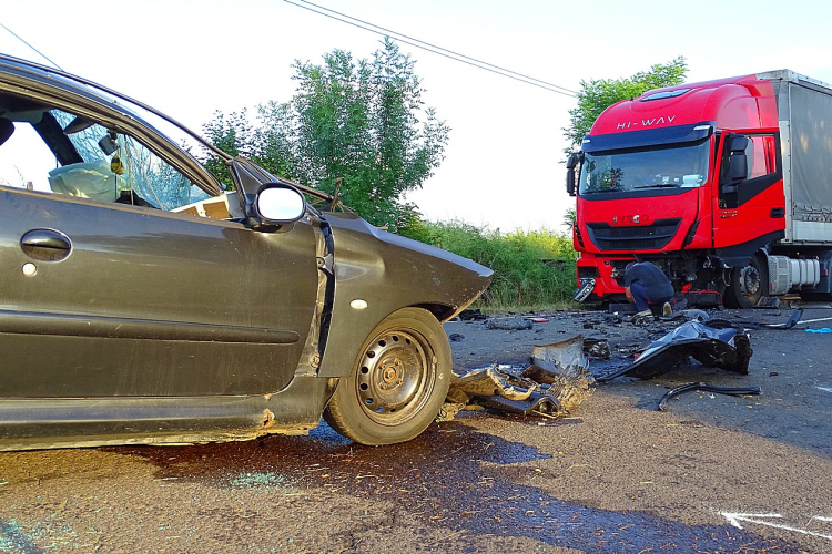 HALÁLOS KÖZLEKEDÉSI BALESET TISZAFÖLDVÁRNÁL