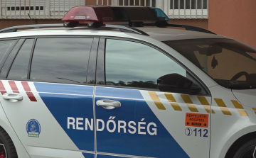 KOCSIKAT RÁMOLT KI SZOLNOKON