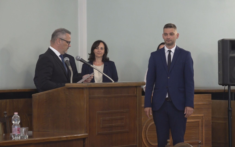 ÚJ ELNÖK A VÁRMEGYEI KÖZGYŰLÉS ÉLÉN
