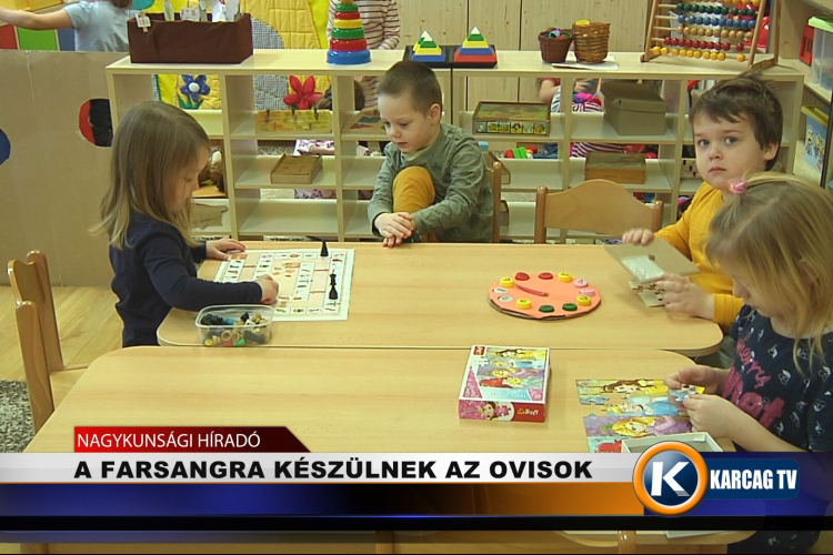A FARSANGRA KÉSZÜLNEK AZ OVISOK