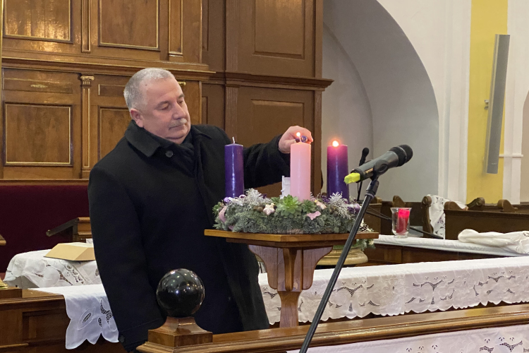 Adventi gyertyagyújtás a Református Nagytemplomban