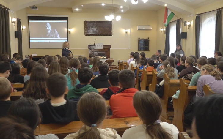 ELŐADÁS A KÁBÍTÓSZER VESZÉLYEIRŐL