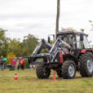 Traktoros ügyességi verseny