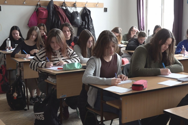 BEÍRATKOZÁSI IDŐSZAK A GIMNÁZIUMBAN