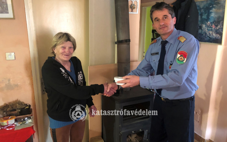  Érzékelőket adományozott a katasztrófavédelem