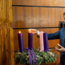 A második adventi gyertya meggyújtása
