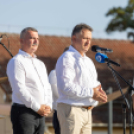 Új medence