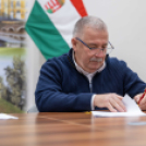 Útfelújítások kezdődnek Karcagon - szerződés aláírás