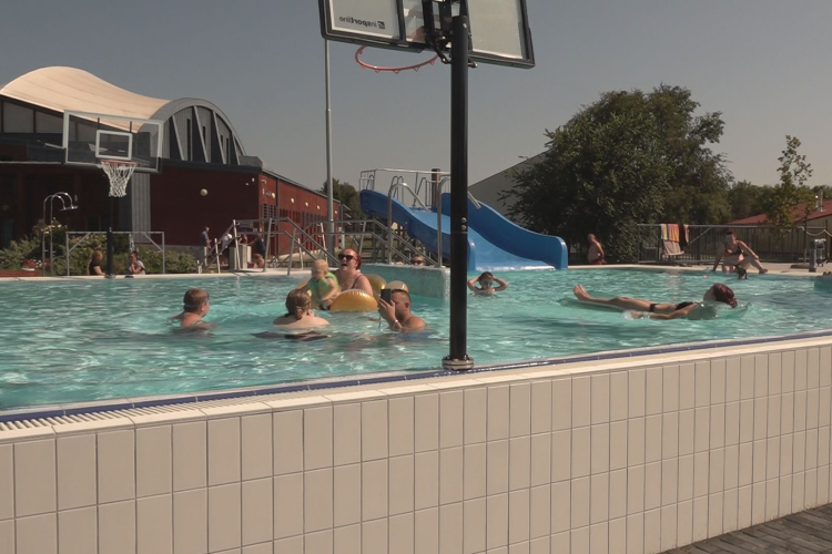NŐTT A VENDÉGFORGALOM AZ AKÁCLIGET GYÓGY-ÉS STRANDFÜRDŐBEN