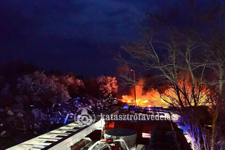 SZEMÉTDOMB GYULLADT KI SZOLNOKON