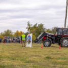 Traktoros ügyességi verseny